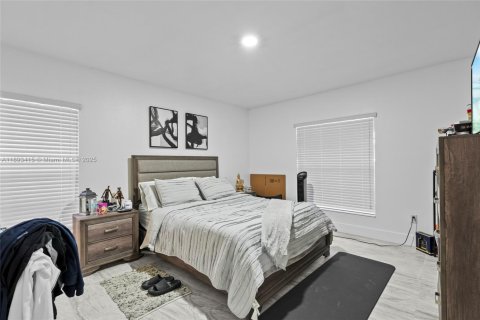 Condominio en venta en Hialeah, Florida, 3 dormitorios, 172.24 m2 № 1945298 - foto 14