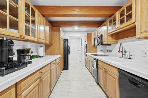 Condominio en venta en Hialeah, Florida, 3 dormitorios, 172.24 m2 № 1945298 - foto 8