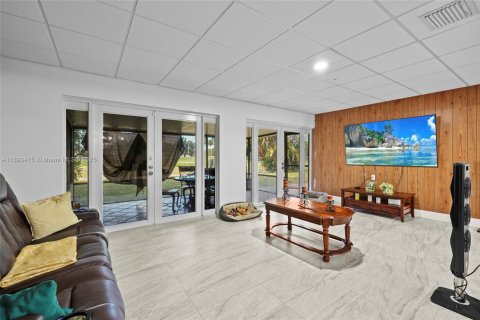Condominio en venta en Hialeah, Florida, 3 dormitorios, 172.24 m2 № 1945298 - foto 4