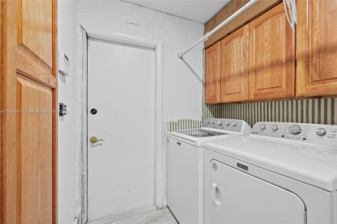 Condominio en venta en Hialeah, Florida, 3 dormitorios, 172.24 m2 № 1945298 - foto 19