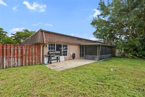 Condominio en venta en Hialeah, Florida, 3 dormitorios, 172.24 m2 № 1945298 - foto 22