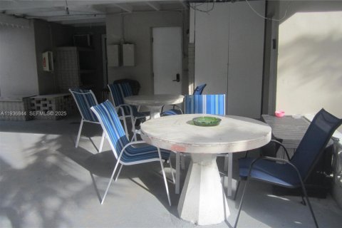 Apartment in Hollywood, Florida 263.75 sq.m. № 1994961 - photo 5