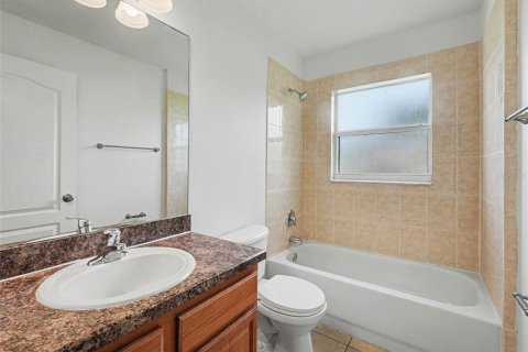 House in Kissimmee, Florida 4 bedrooms, 140.65 sq.m. № 2217347 - photo 15
