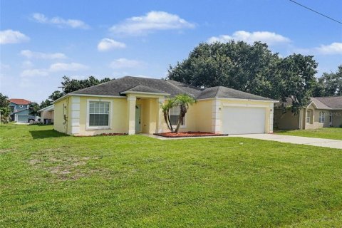 House in Kissimmee, Florida 4 bedrooms, 140.65 sq.m. № 2217347 - photo 2