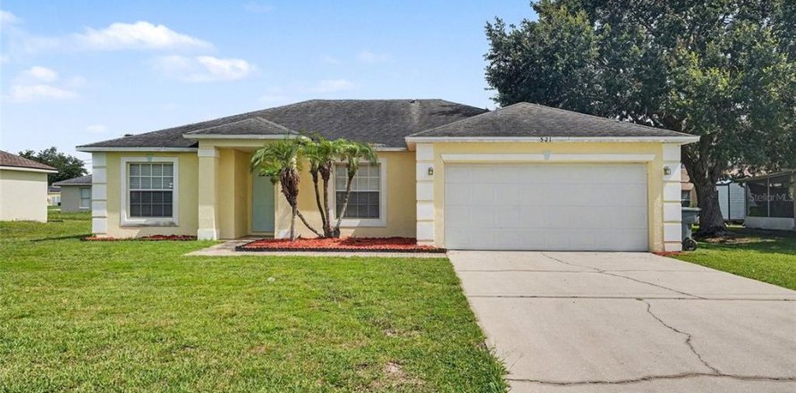 House in Kissimmee, Florida 4 bedrooms, 140.65 sq.m. № 2217347