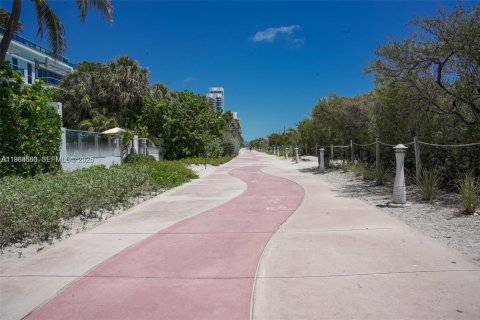 Купить кондоминиум в Майами-Бич, Флорида 2 спальни, 104.79м2, № 2052007 - фото 22