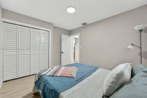 House in Fort Lauderdale, Florida 3 bedrooms, 134.06 sq.m. № 1946524 - photo 15