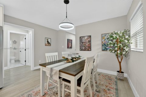House in Fort Lauderdale, Florida 3 bedrooms, 134.06 sq.m. № 1946524 - photo 20