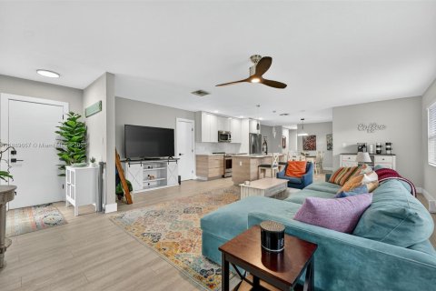 House in Fort Lauderdale, Florida 3 bedrooms, 134.06 sq.m. № 1946524 - photo 27