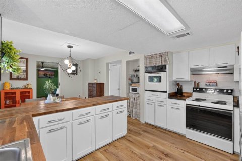 Villa ou maison à vendre à Ormond Beach, Floride: 4 chambres, 186.92 m2 № 2389301 - photo 12