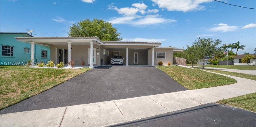Villa ou maison à Palmetto Bay, Floride 2 chambres, 91.23 m2 № 2431402