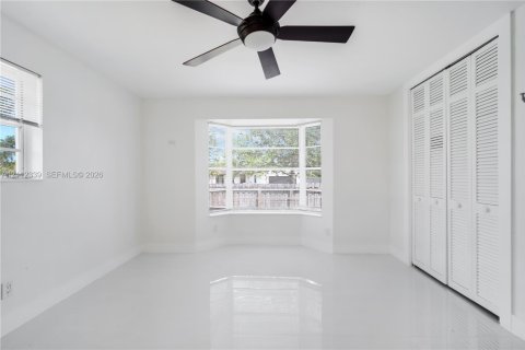 Villa ou maison à louer à Palmetto Bay, Floride: 2 chambres, 91.23 m2 № 2431402 - photo 16