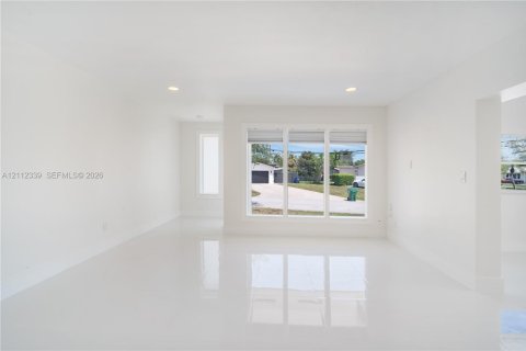 Villa ou maison à louer à Palmetto Bay, Floride: 2 chambres, 91.23 m2 № 2431402 - photo 6