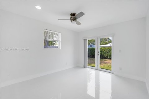 Villa ou maison à louer à Palmetto Bay, Floride: 2 chambres, 91.23 m2 № 2431402 - photo 17