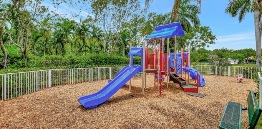 Townhouse in Delray Beach, Florida 3 bedrooms, 186.45 sq.m. № 1186242