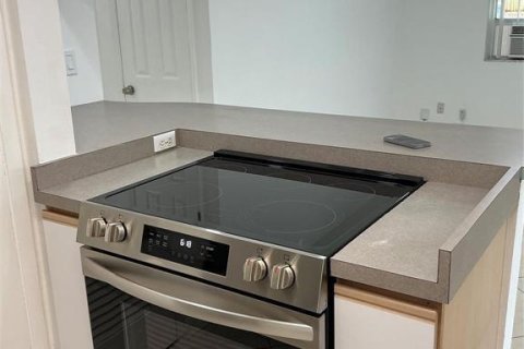 Appartement à louer à Fort Lauderdale, Floride: 1 chambre, 65.03 m2 № 2188176 - photo 2