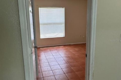 House in Tampa, Florida 4 bedrooms, 126.81 sq.m. № 2220800 - photo 30