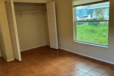 House in Tampa, Florida 4 bedrooms, 126.81 sq.m. № 2220800 - photo 23