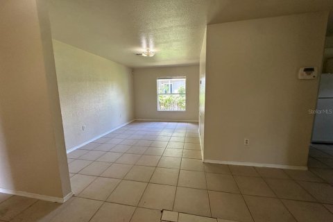 House in Tampa, Florida 4 bedrooms, 126.81 sq.m. № 2220800 - photo 16