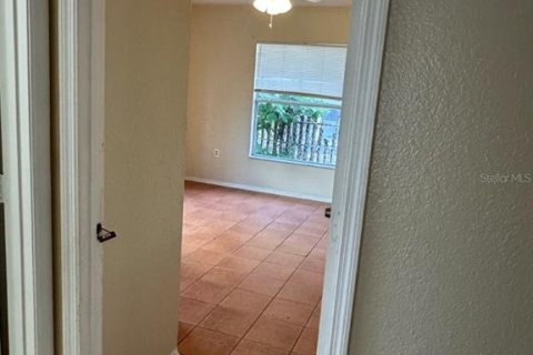 House in Tampa, Florida 4 bedrooms, 126.81 sq.m. № 2220800 - photo 21