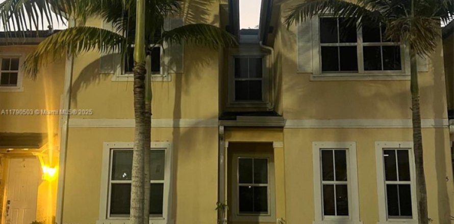 Condominio en Homestead, Florida, 3 dormitorios № 1863694
