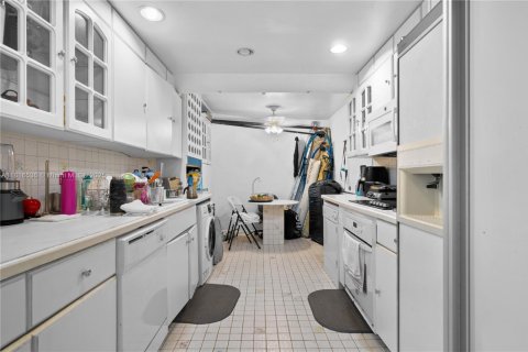 Condo in Key Biscayne, Florida, 2 bedrooms  № 1770415 - photo 13