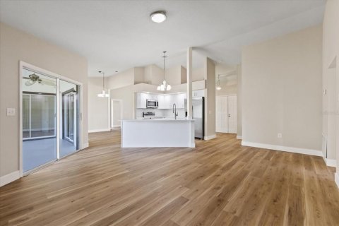 House in Spring Hill, Florida 3 bedrooms, 162.21 sq.m. № 2294864 - photo 12