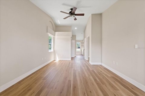 House in Spring Hill, Florida 3 bedrooms, 162.21 sq.m. № 2294864 - photo 24
