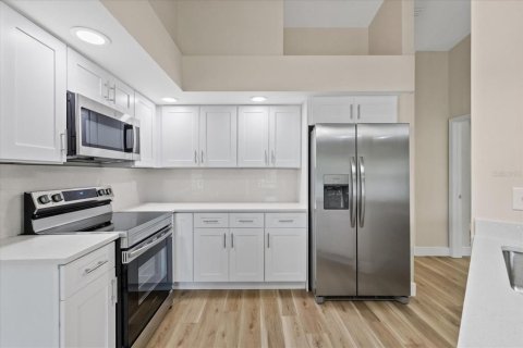 House in Spring Hill, Florida 3 bedrooms, 162.21 sq.m. № 2294864 - photo 8