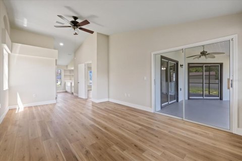 House in Spring Hill, Florida 3 bedrooms, 162.21 sq.m. № 2294864 - photo 23
