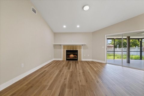 House in Spring Hill, Florida 3 bedrooms, 162.21 sq.m. № 2294864 - photo 15