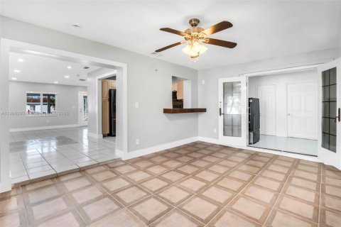 Casa en venta en Homestead, Florida, 4 dormitorios, 217.48 m2 № 2016318 - foto 12