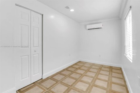 Casa en venta en Homestead, Florida, 4 dormitorios, 217.48 m2 № 2016318 - foto 16