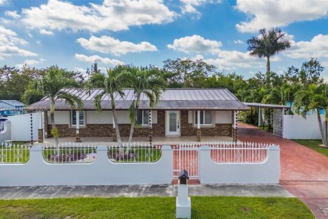 Casa en Homestead, Florida 4 dormitorios, 217.48 m2 № 2016318