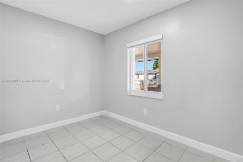 Casa en venta en Homestead, Florida, 4 dormitorios, 217.48 m2 № 2016318 - foto 19