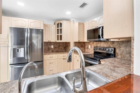 Casa en venta en Homestead, Florida, 4 dormitorios, 217.48 m2 № 2016318 - foto 10