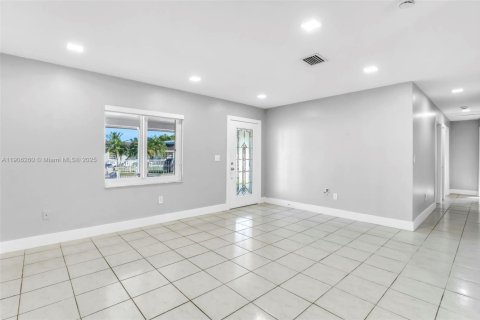 Casa en venta en Homestead, Florida, 4 dormitorios, 217.48 m2 № 2016318 - foto 6