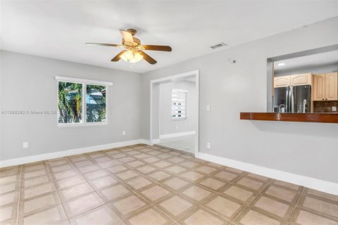 Casa en venta en Homestead, Florida, 4 dormitorios, 217.48 m2 № 2016318 - foto 14