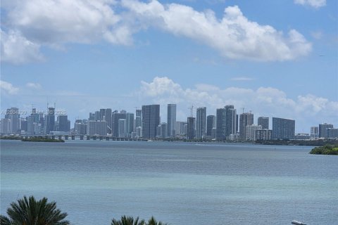 Condo in North Bay Village, Florida, 1 bedroom  № 2271052 - photo 16