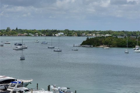 Condo in North Bay Village, Florida, 1 bedroom  № 2271052 - photo 23