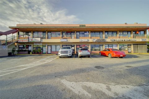 Commercial property in Miami, Florida № 2022737 - photo 28