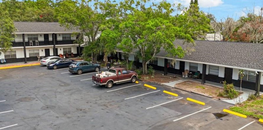Immobilier commercial à Clearwater, Floride 1118.17 m2 № 2113456