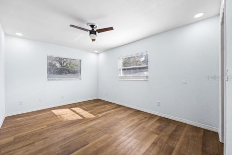 Immobilier commercial à vendre à Clearwater, Floride: 1118.17 m2 № 2113456 - photo 10