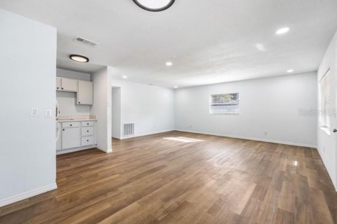 Immobilier commercial à vendre à Clearwater, Floride: 1118.17 m2 № 2113456 - photo 3