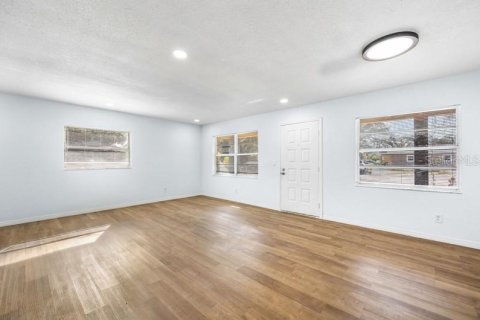 Immobilier commercial à vendre à Clearwater, Floride: 1118.17 m2 № 2113456 - photo 4
