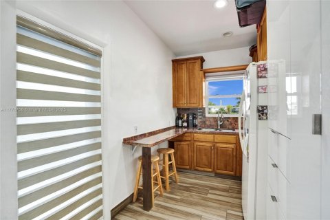 Casa en venta en Dania Beach, Florida, 5 dormitorios, 163.79 m2 № 1934829 - foto 11