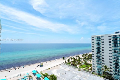 Condo in Hollywood, Florida, 2 bedrooms № 2240226