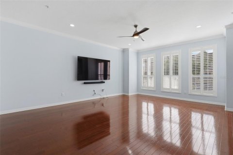 Townhouse in Tampa, Florida 4 bedrooms, 235.97 sq.m. № 2350207 - photo 16