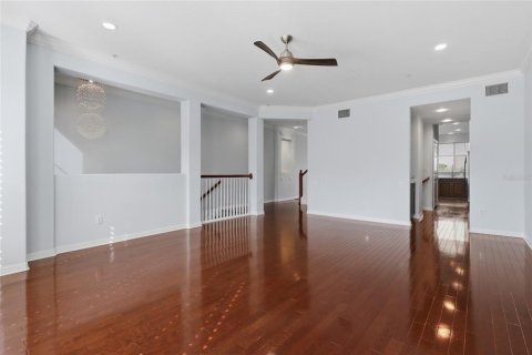 Townhouse in Tampa, Florida 4 bedrooms, 235.97 sq.m. № 2350207 - photo 18
