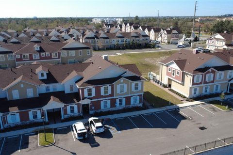 Adosado en venta en Kissimmee, Florida, 5 dormitorios, 197.14 m2 № 1639665 - foto 2